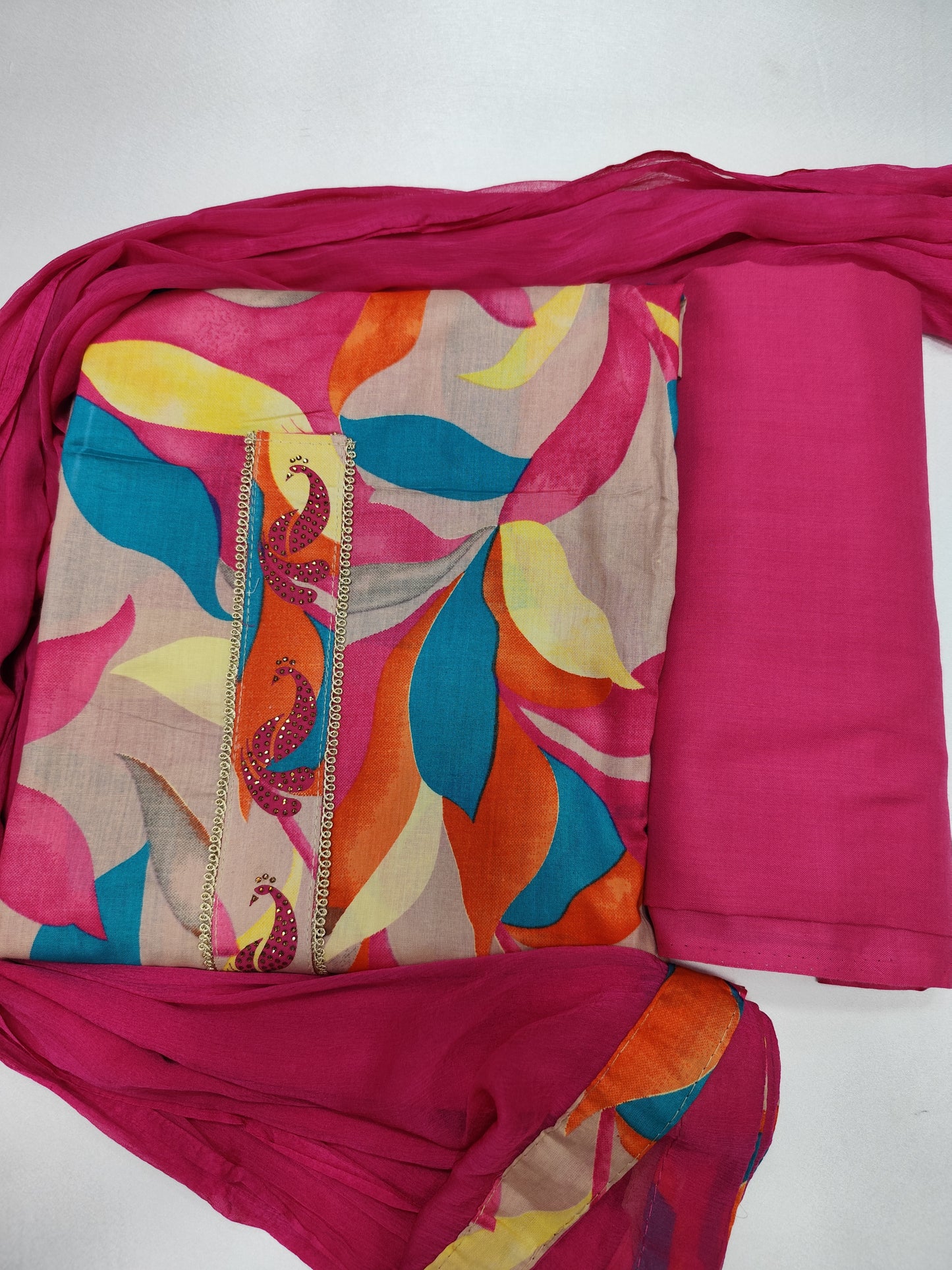 PRINTED FLORAL UNSTITCHED WITH COTTON PURE PATTI WORK SUIT