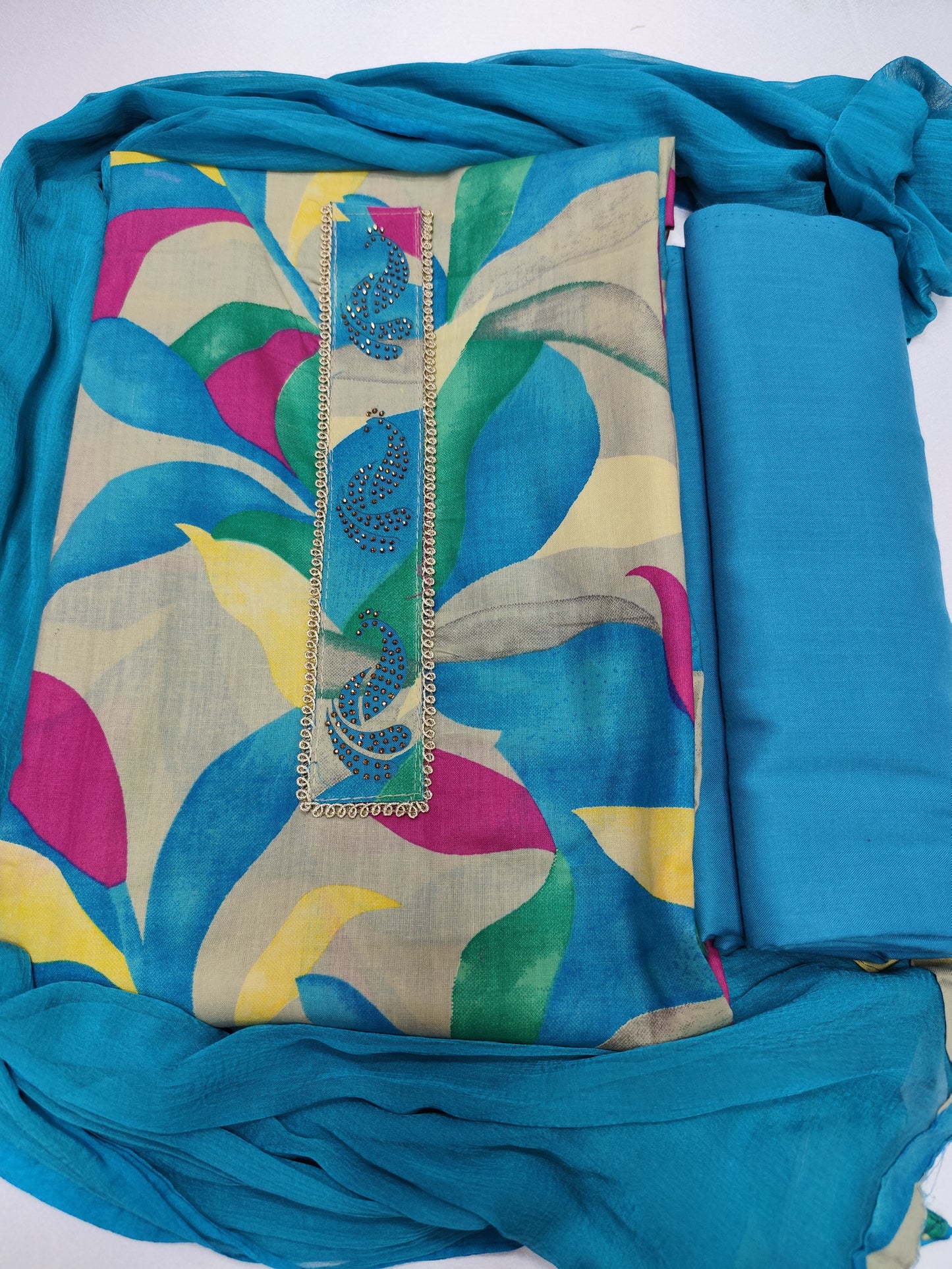 PRINTED FLORAL UNSTITCHED WITH COTTON PURE PATTI WORK SUIT