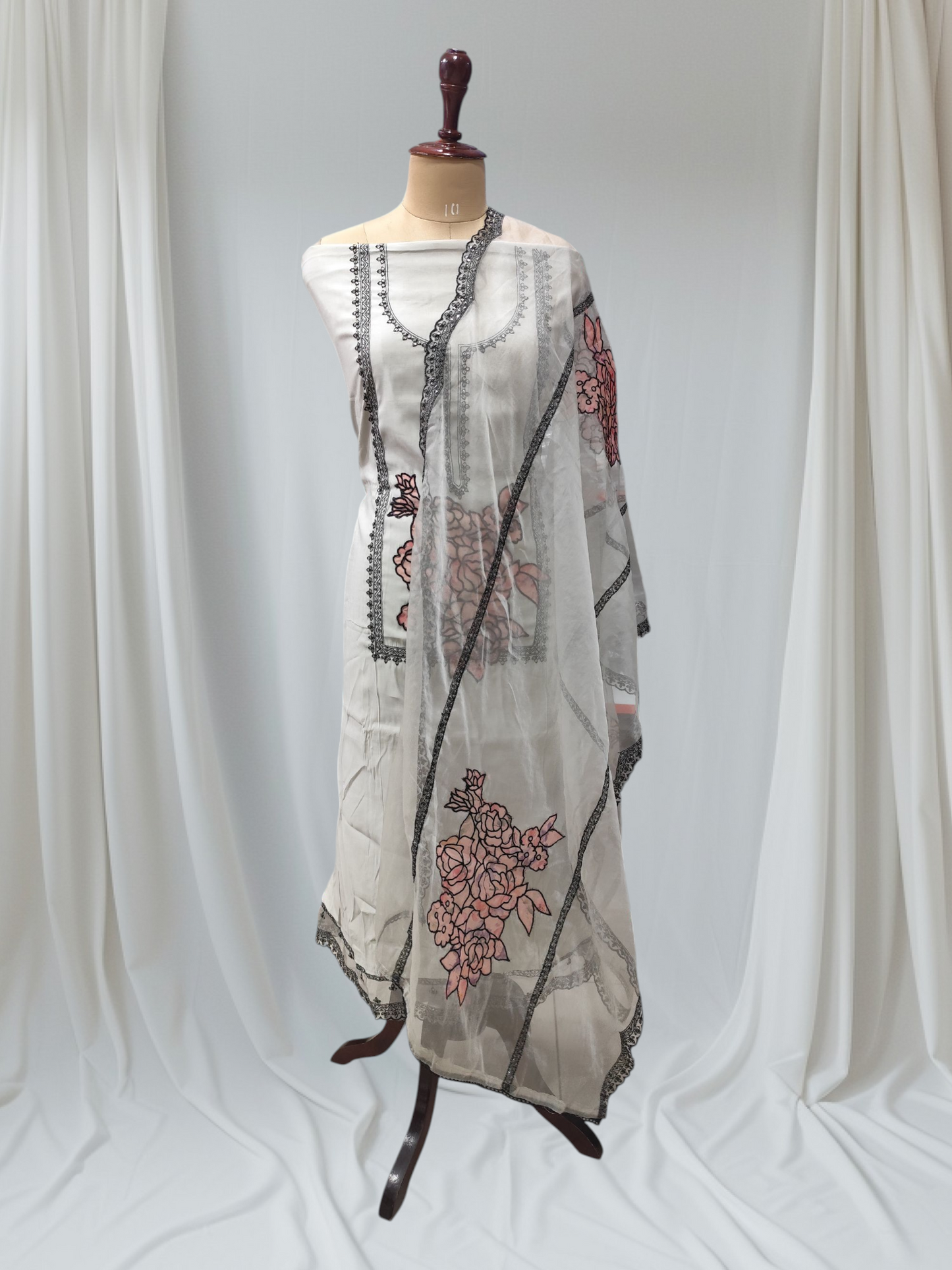 GIRLISH FLORAL RAYMON SILK DESIGN UNSTITCHED SUIT