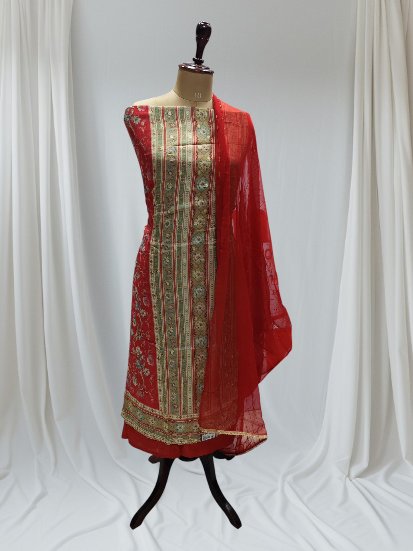 Elegant Muslin Cotton Suit With Dupatta