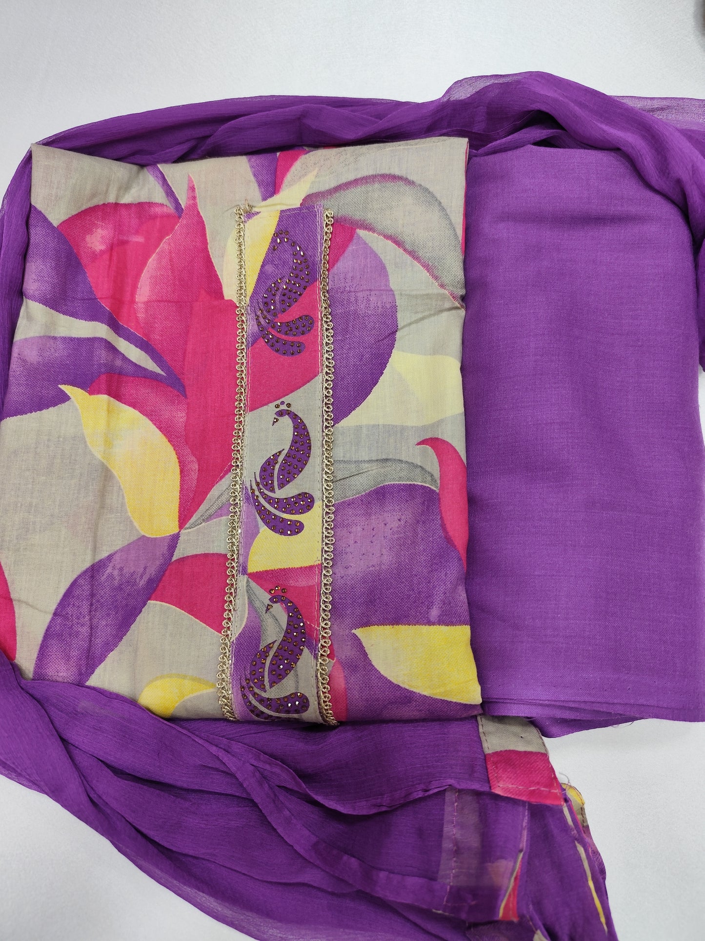 PRINTED FLORAL UNSTITCHED WITH COTTON PURE PATTI WORK SUIT