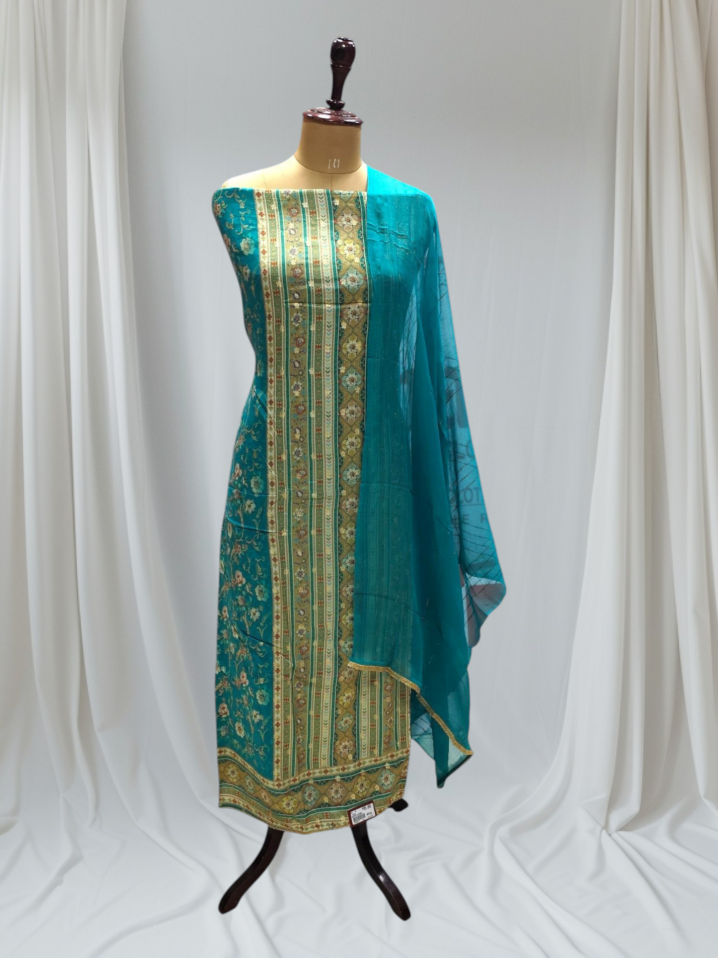 Elegant Muslin Cotton Suit With Dupatta