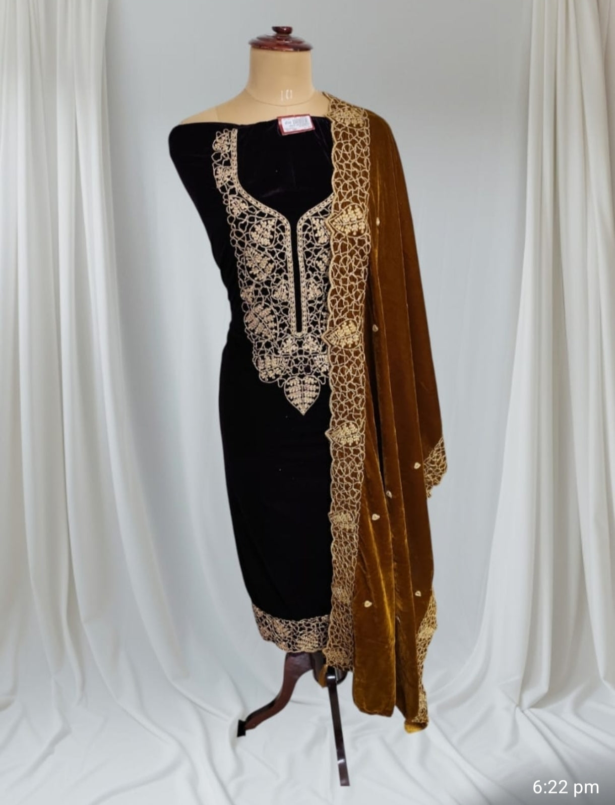 Premium Digital Velvet Designer 2 Side dupatta Unstitched Suit