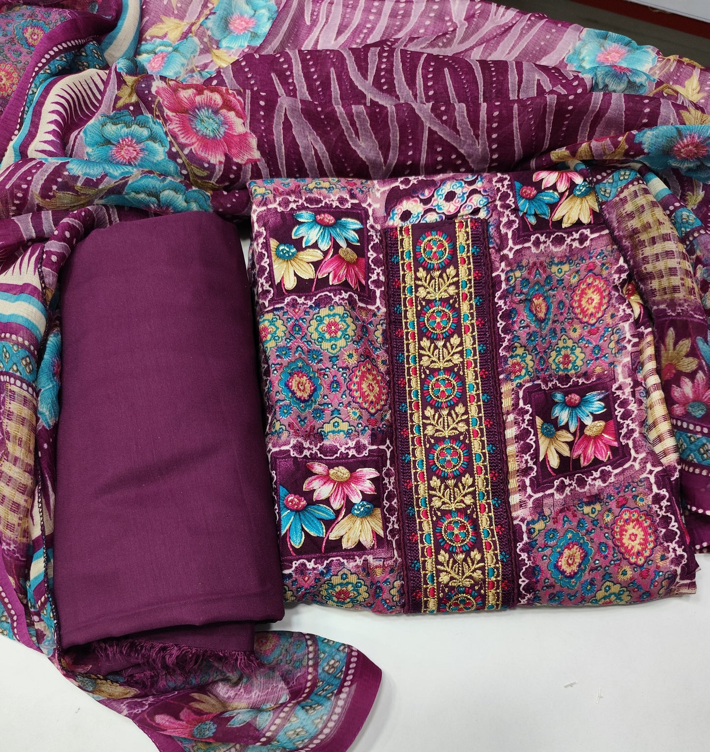 Reyon Cotton Suit